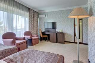 Отель Отель Премьер Алатау Алматы Стандартный двухместный номер с 1 кроватью или 2 отдельными кроватями-6